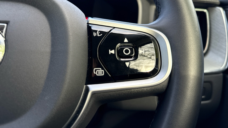 Volvo XC60 2.0 T8 [455] PHEV Ultra Dark 5dr AWD Geartronic Estate